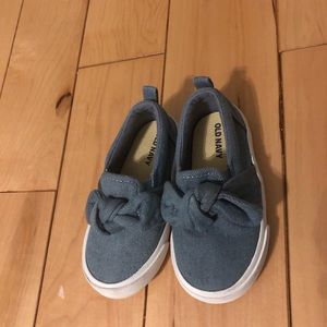 Old navy denim bow sneaker